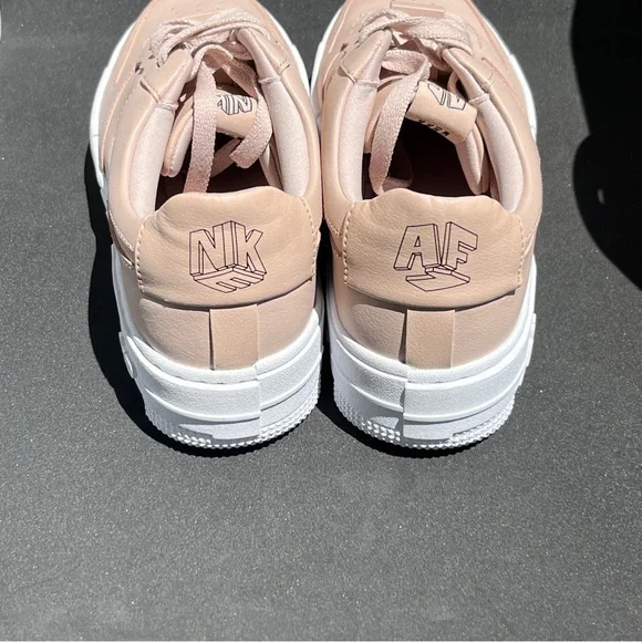 Pink Nike Air Force One - Picture 3 of 6